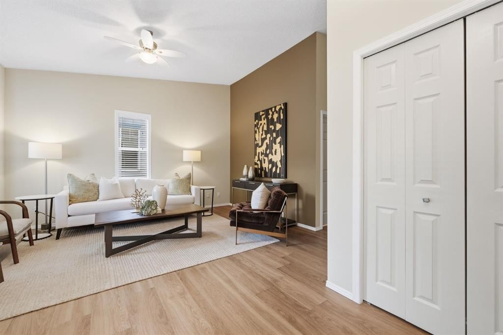 42 Prestwick Pond Terrace Se, Calgary, AB