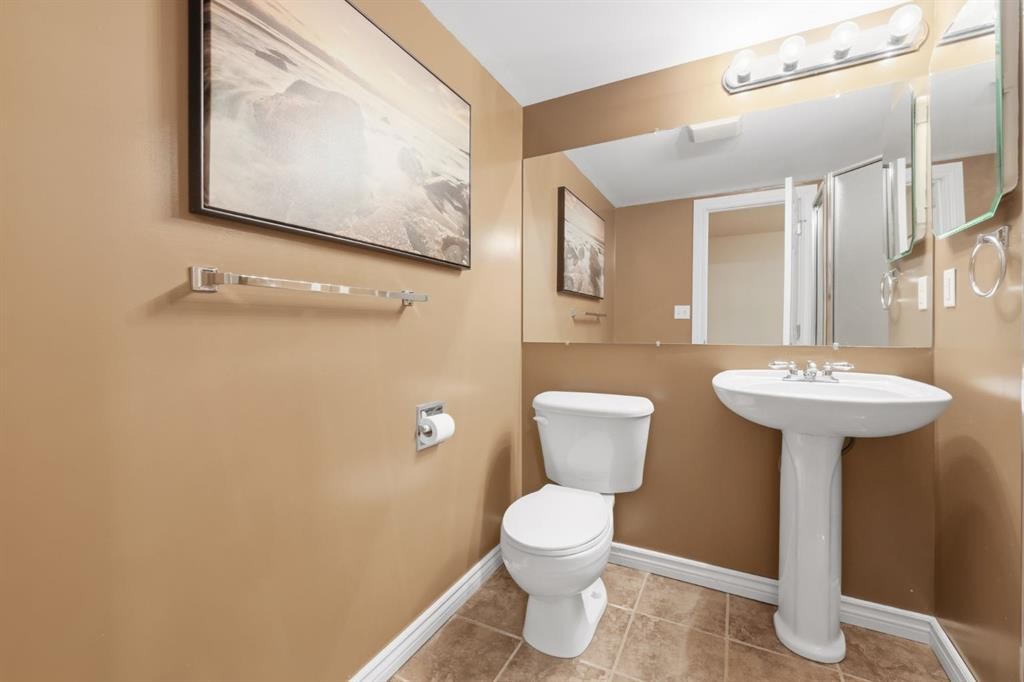 42 Prestwick Pond Terrace Se, Calgary, AB