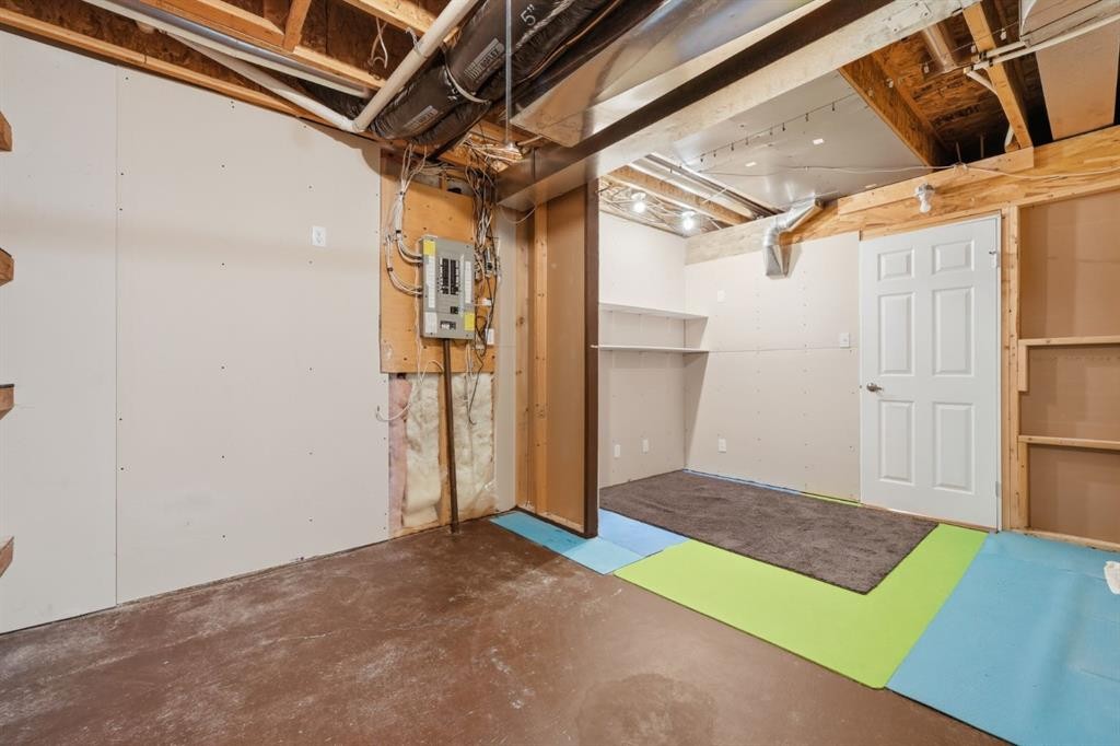 42 Prestwick Pond Terrace Se, Calgary, AB