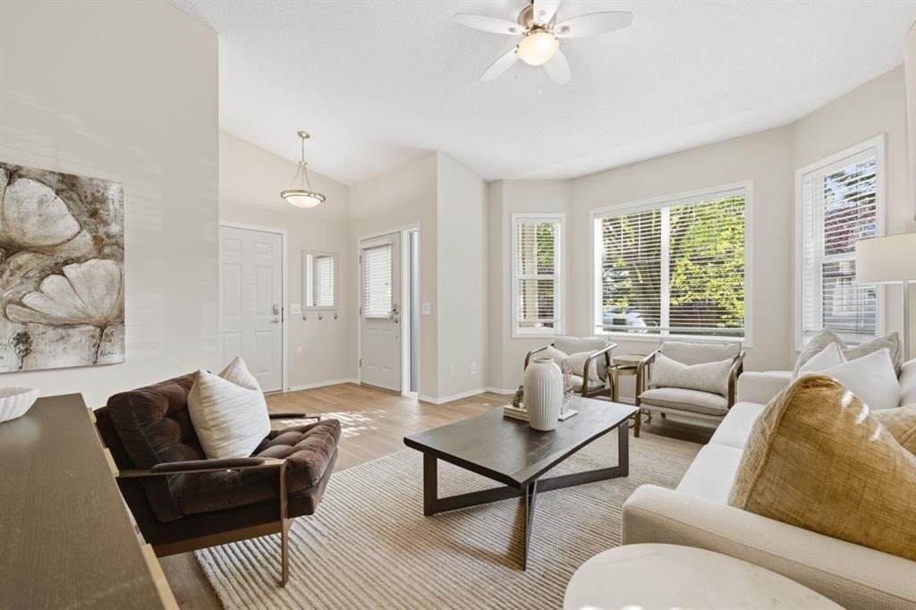 42 Prestwick Pond Terrace Se, Calgary, AB
