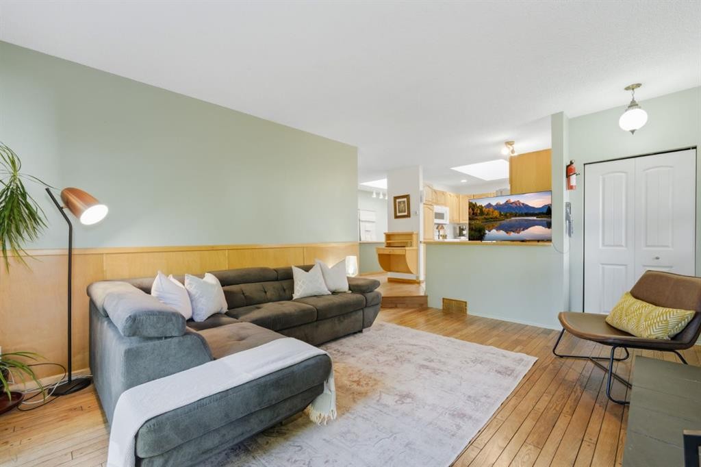 6016 Dalcastle Crescent Nw, Calgary, AB