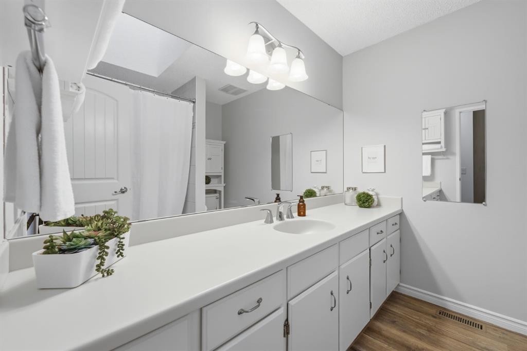 6016 Dalcastle Crescent Nw, Calgary, AB