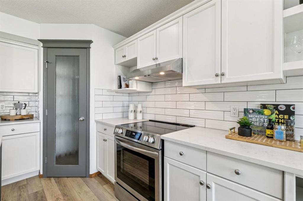 2020 Bridlemeadows Manor Sw, Calgary, AB