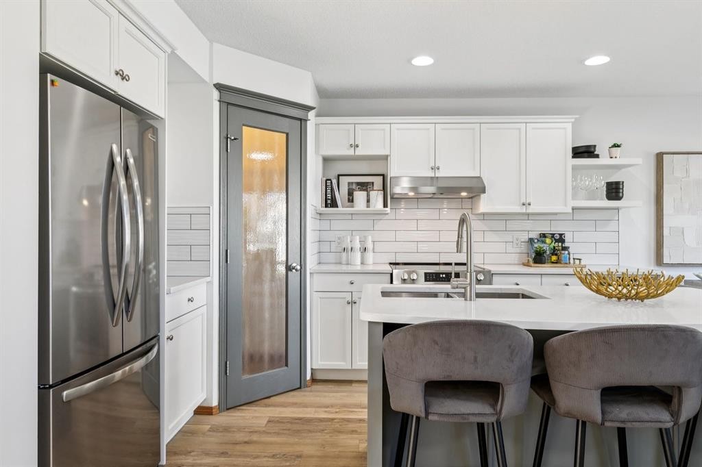 2020 Bridlemeadows Manor Sw, Calgary, AB