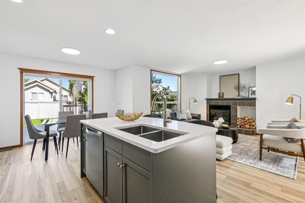 2020 Bridlemeadows Manor Sw, Calgary, AB