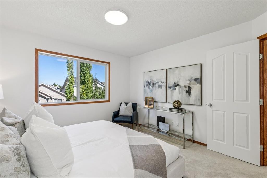 2020 Bridlemeadows Manor Sw, Calgary, AB