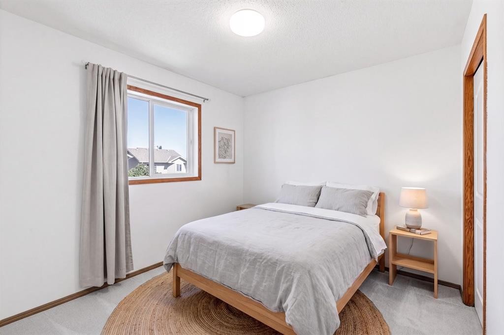 2020 Bridlemeadows Manor Sw, Calgary, AB