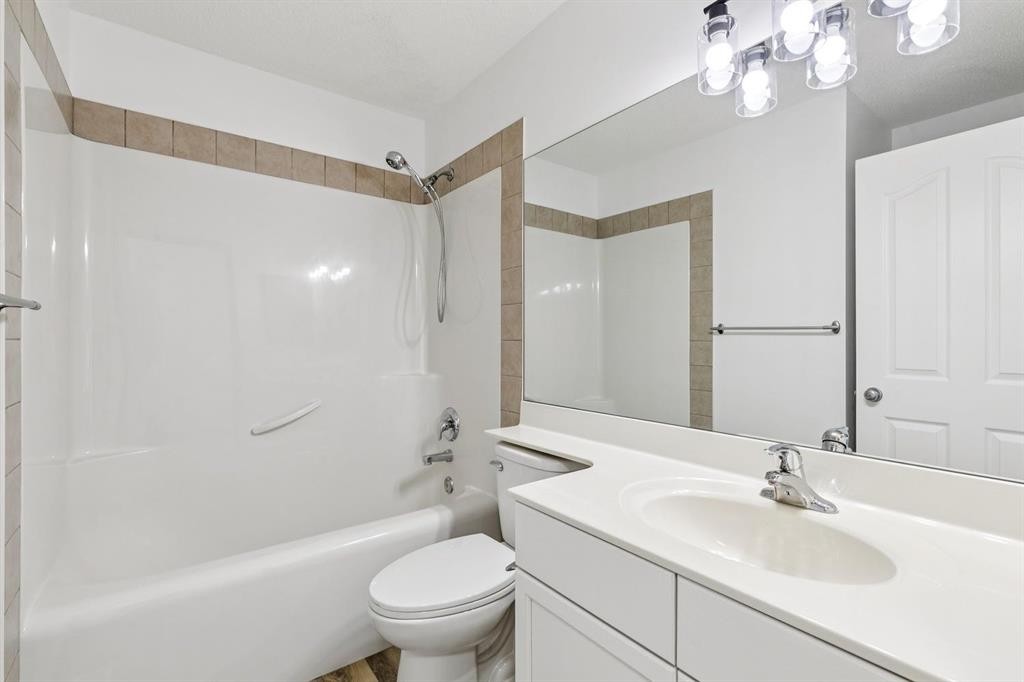2020 Bridlemeadows Manor Sw, Calgary, AB