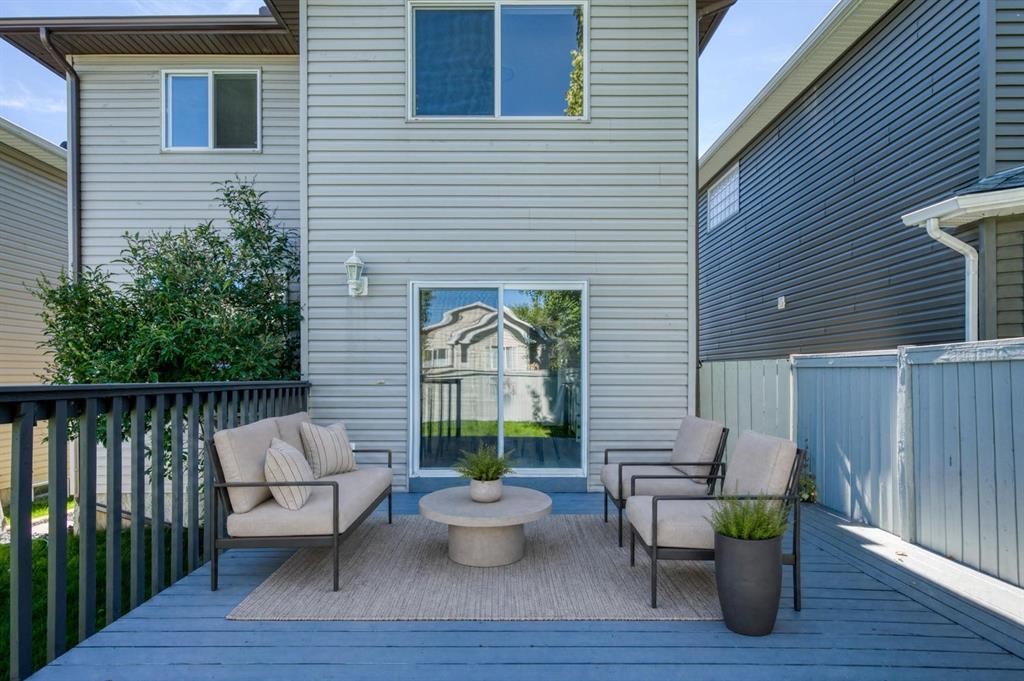 2020 Bridlemeadows Manor Sw, Calgary, AB