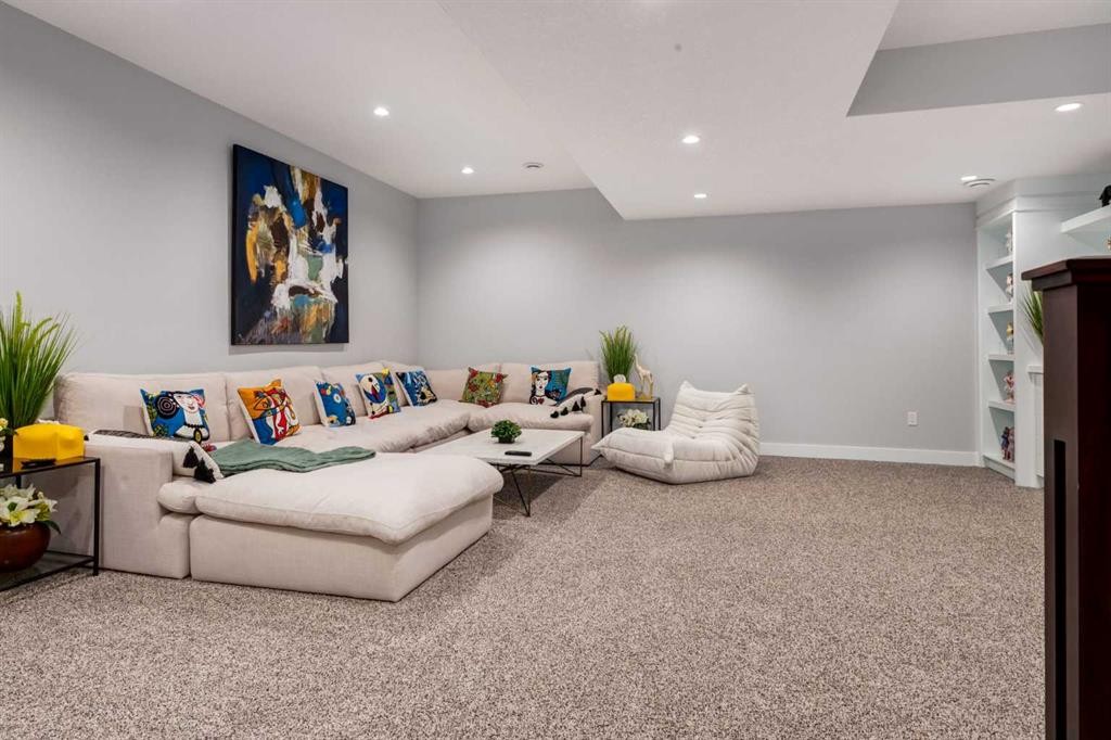 1604 46 Street Nw, Calgary, AB