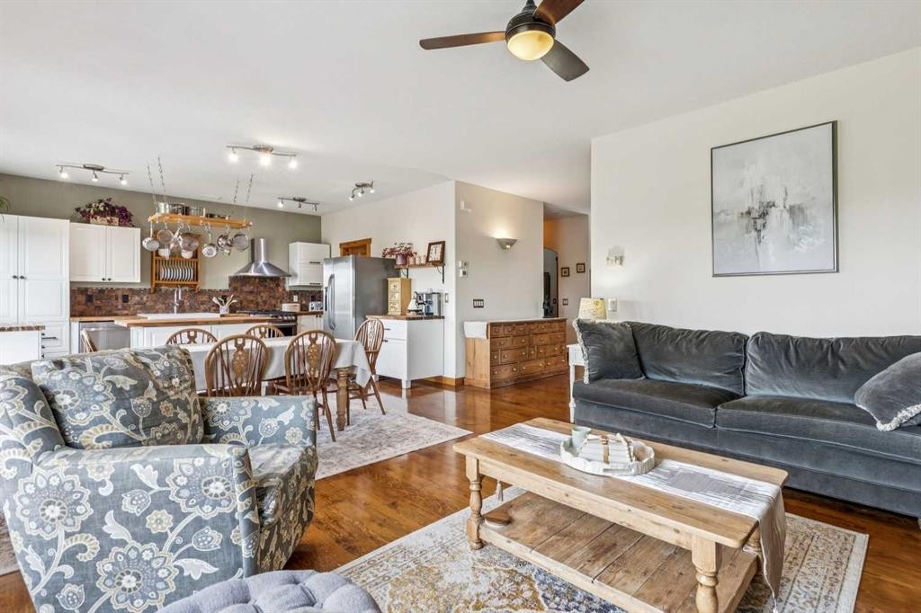 122 Hidden Creek Heights Nw, Calgary, AB