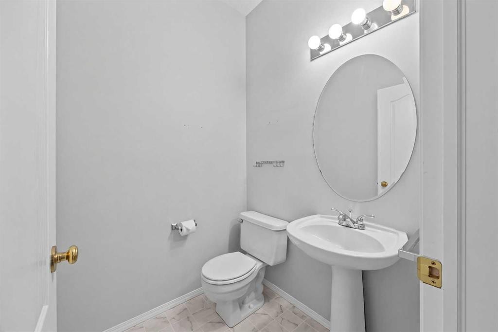 15 Hidden Ranch Crescent Nw, Calgary, AB