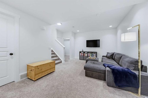 91 Masters Avenue Se, Calgary, AB 
