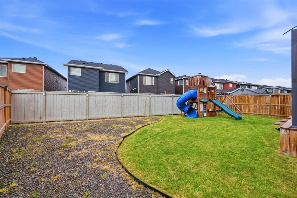 21 Redstone Heath Ne, Calgary, AB