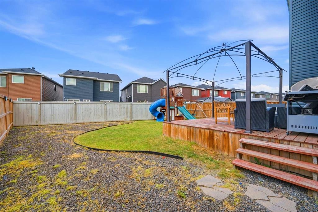 21 Redstone Heath Ne, Calgary, AB