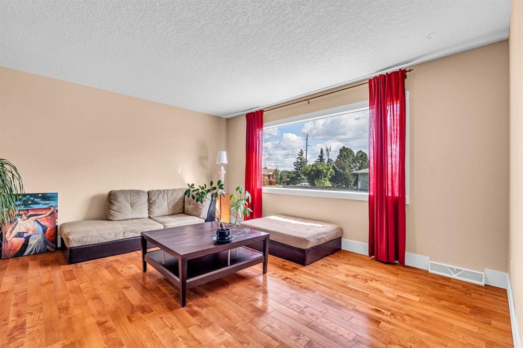 7207 Fleetwood Drive Se, Calgary, AB