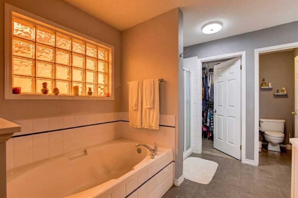 1121 Sierra Morena Court Sw, Calgary, AB