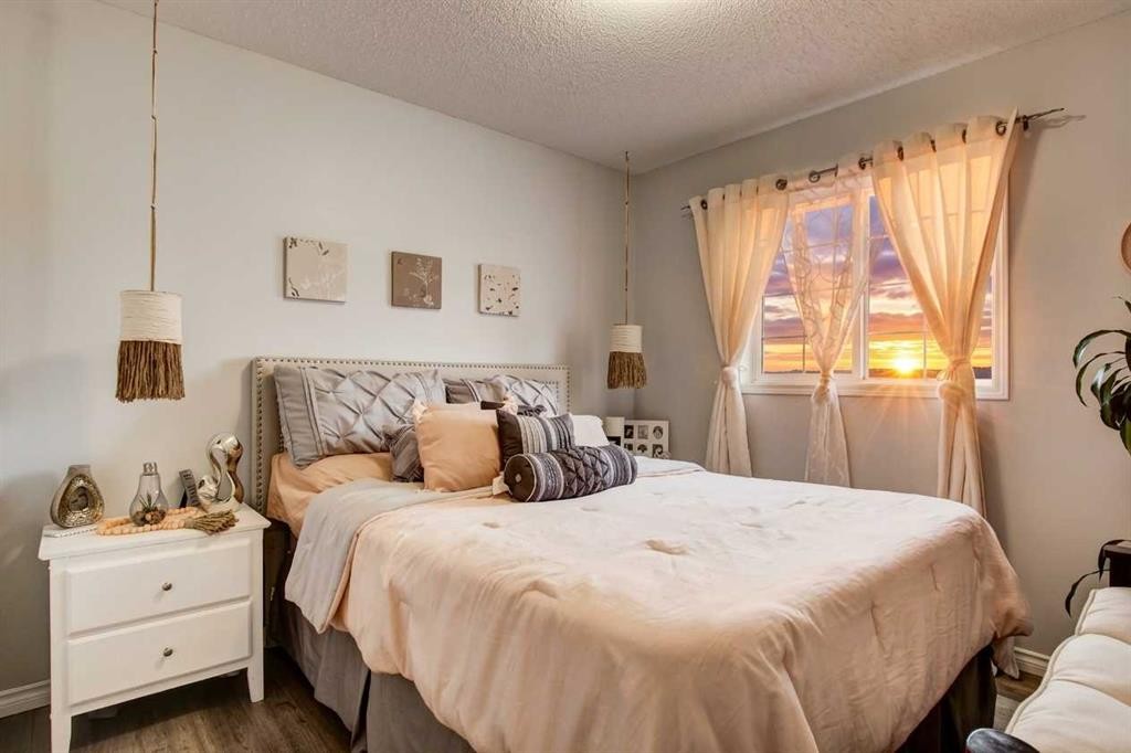1121 Sierra Morena Court Sw, Calgary, AB
