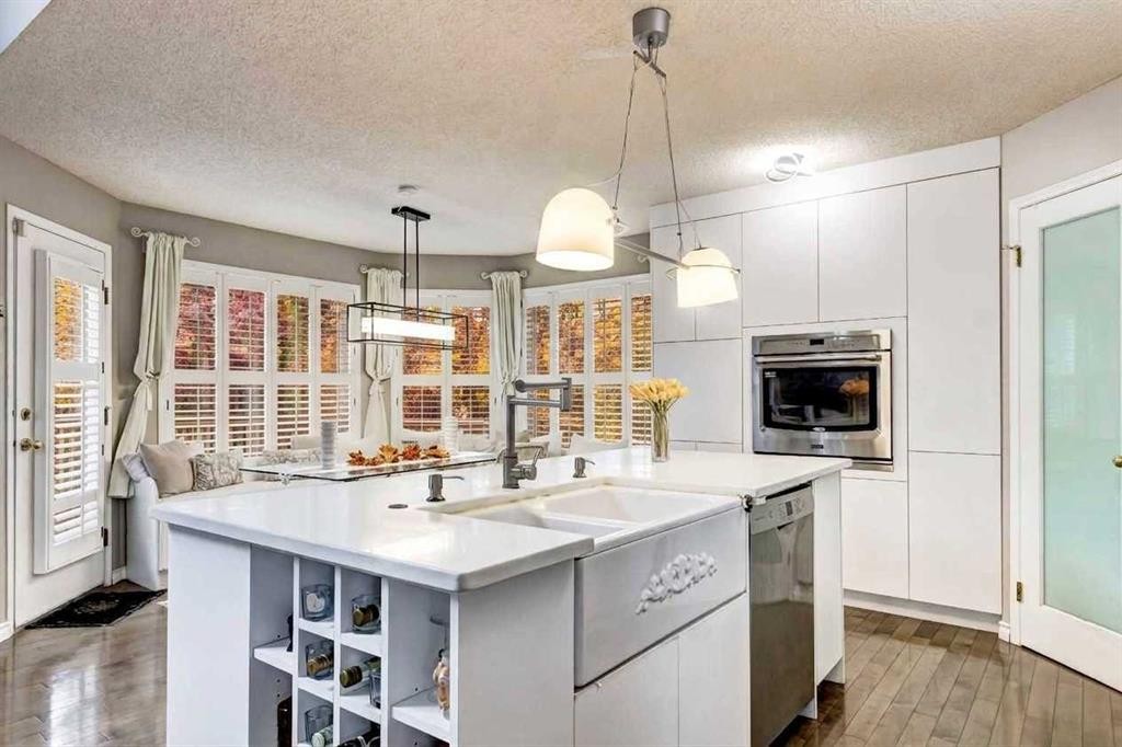 1121 Sierra Morena Court Sw, Calgary, AB