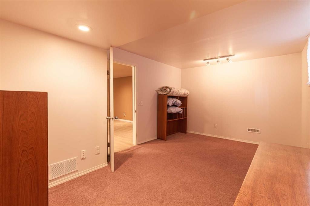 346 Rundleview Drive Ne, Calgary, AB