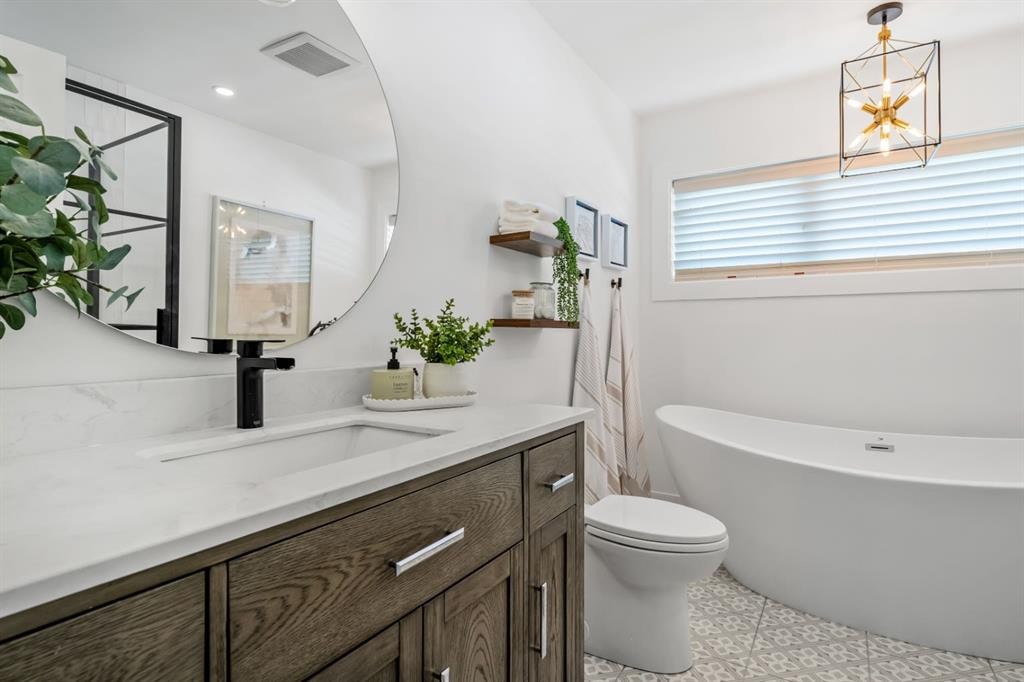 10832 Mapleford Road Se, Calgary, AB