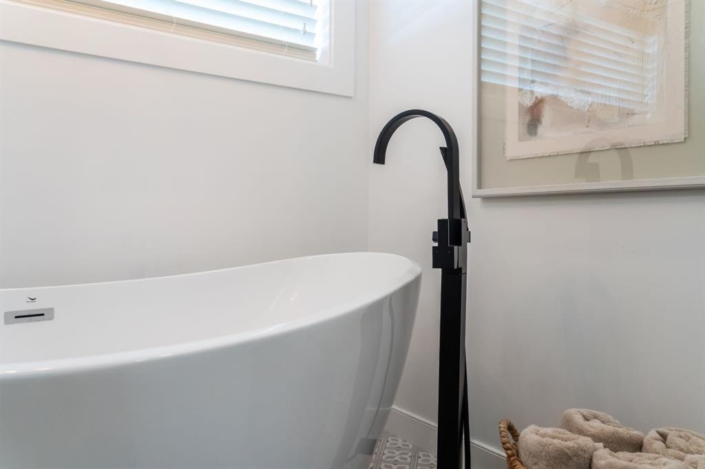 10832 Mapleford Road Se, Calgary, AB