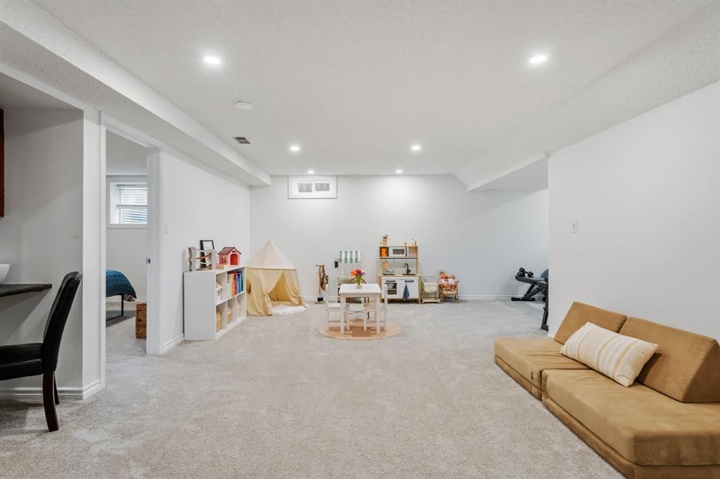 10832 Mapleford Road Se, Calgary, AB