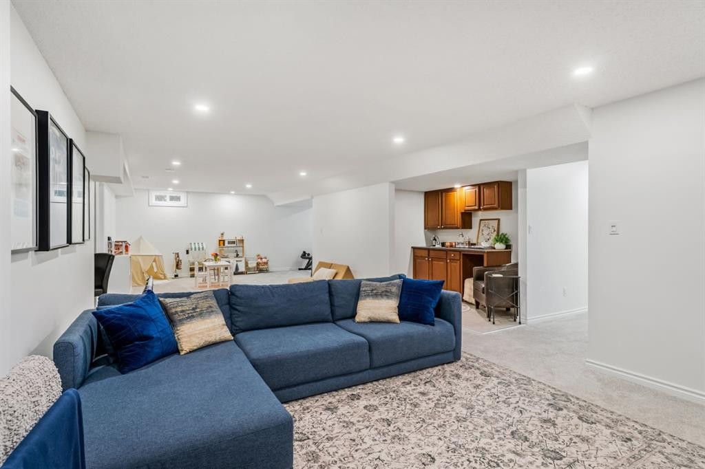 10832 Mapleford Road Se, Calgary, AB