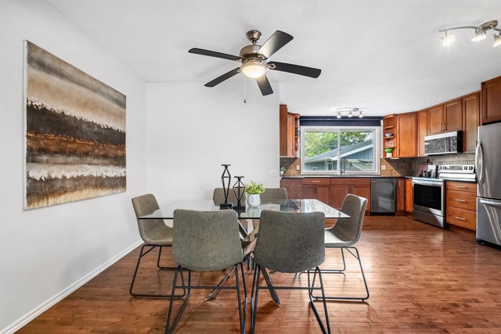 839 Lake Twintree Crescent Se, Calgary, AB