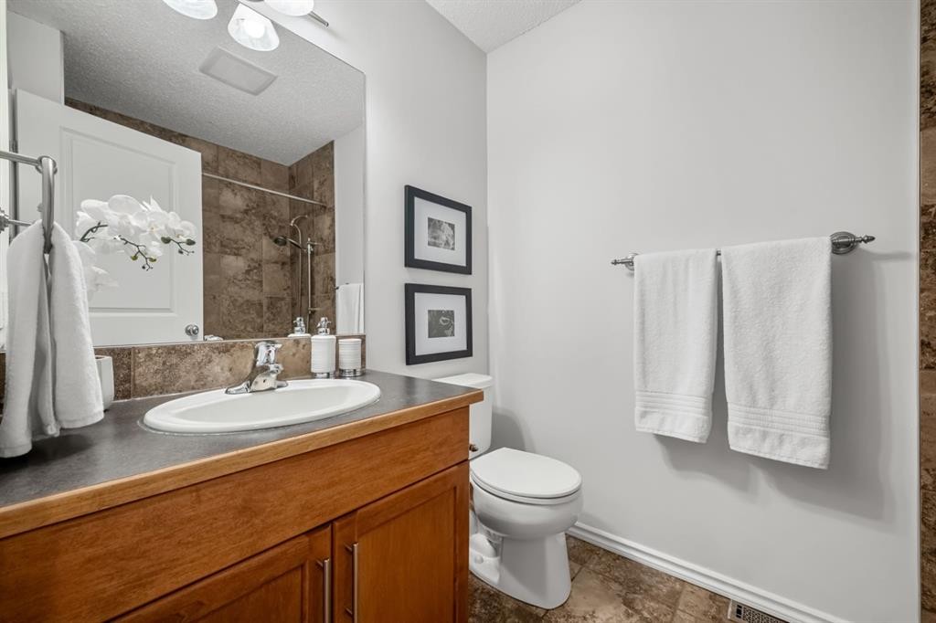 839 Lake Twintree Crescent Se, Calgary, AB