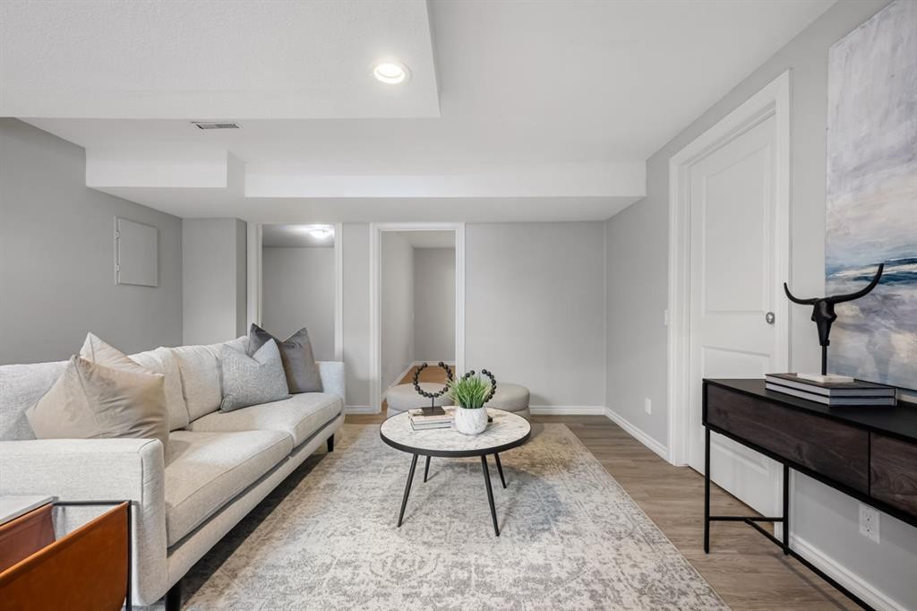 839 Lake Twintree Crescent Se, Calgary, AB