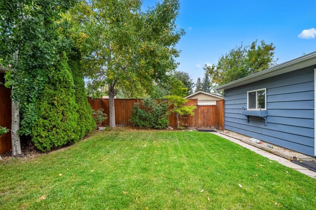 839 Lake Twintree Crescent Se, Calgary, AB