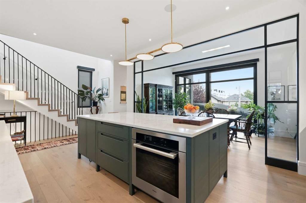 2407 31 Avenue Sw, Calgary, AB