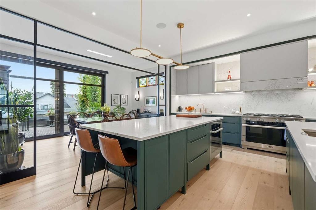 2407 31 Avenue Sw, Calgary, AB