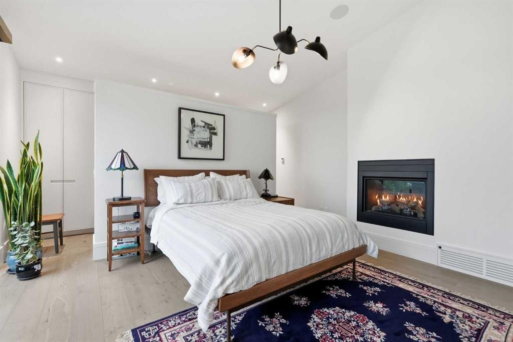 2407 31 Avenue Sw, Calgary, AB