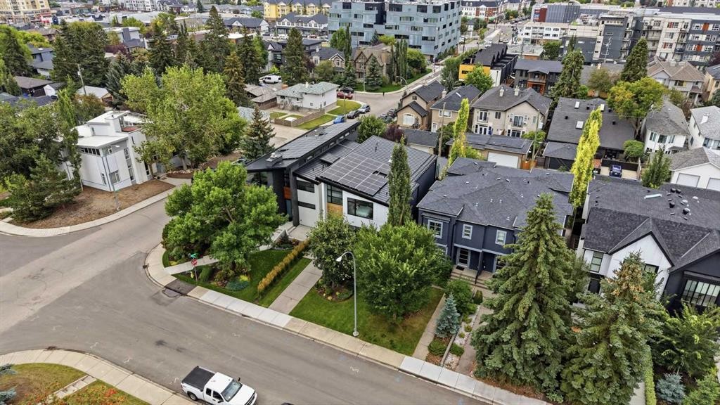 2407 31 Avenue Sw, Calgary, AB