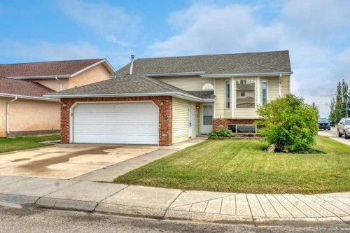 303 Strathaven Drive  Strathmore, AB T1P 1M2