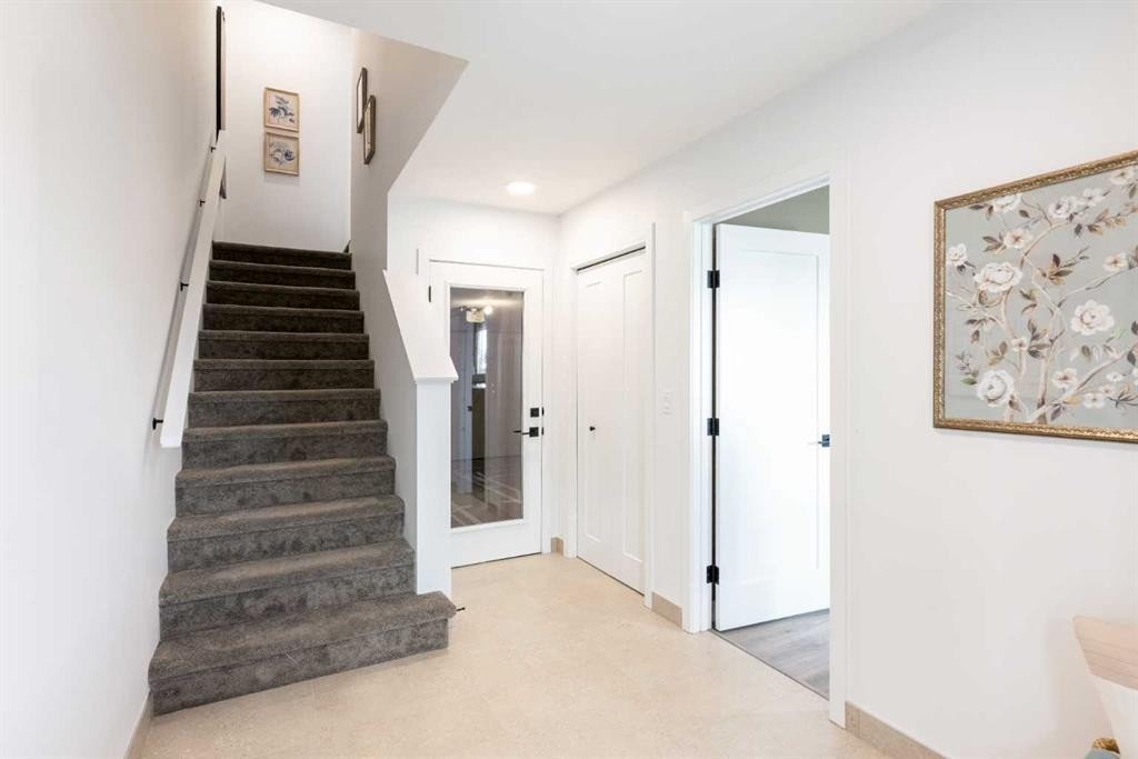 1490 Rangeview Drive Se, Calgary, AB