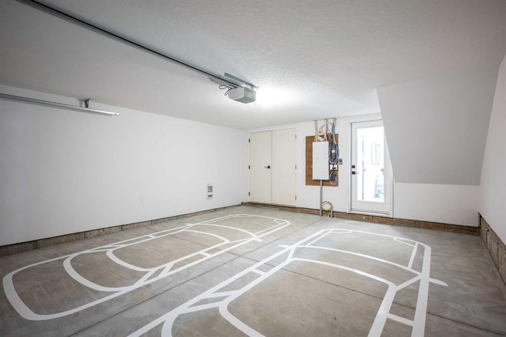 1490 Rangeview Drive Se, Calgary, AB