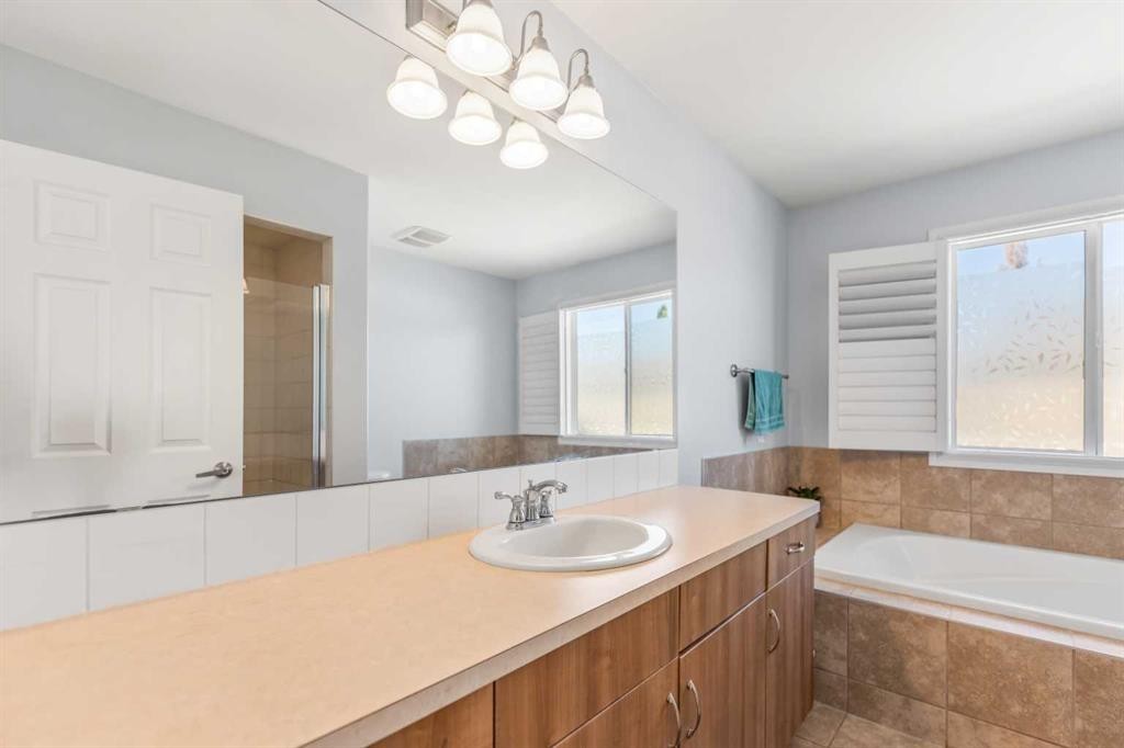 30 Windstone Lane Sw, Airdrie, AB
