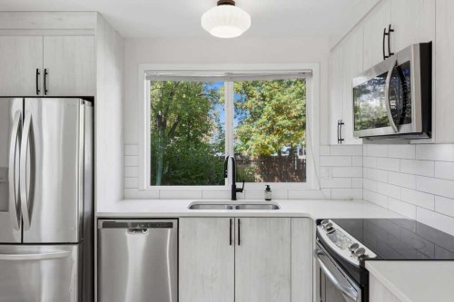 148 Cantrell Drive Sw, Calgary, AB 