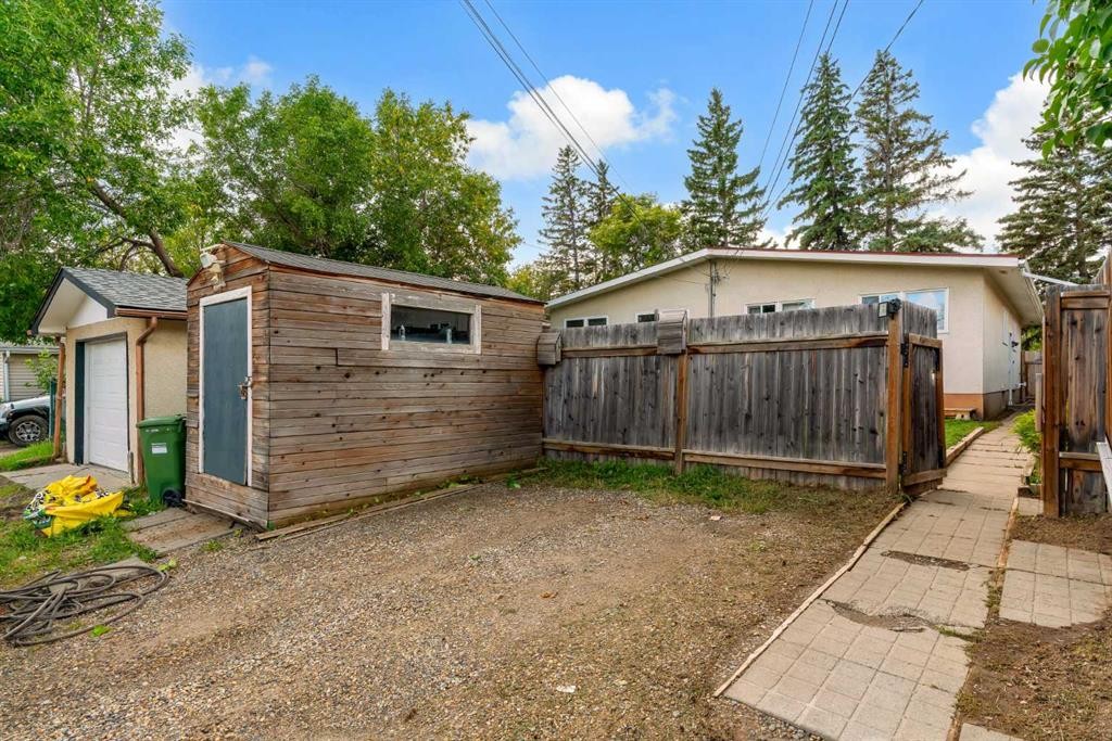 6326 37 Street Sw, Calgary, AB
