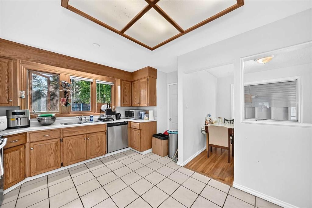 5112 Viceroy Drive Nw, Calgary, AB