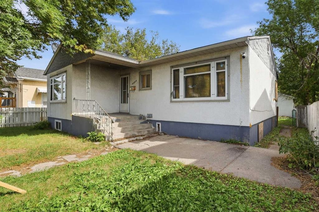 3520 Centre Street North, Calgary, AB