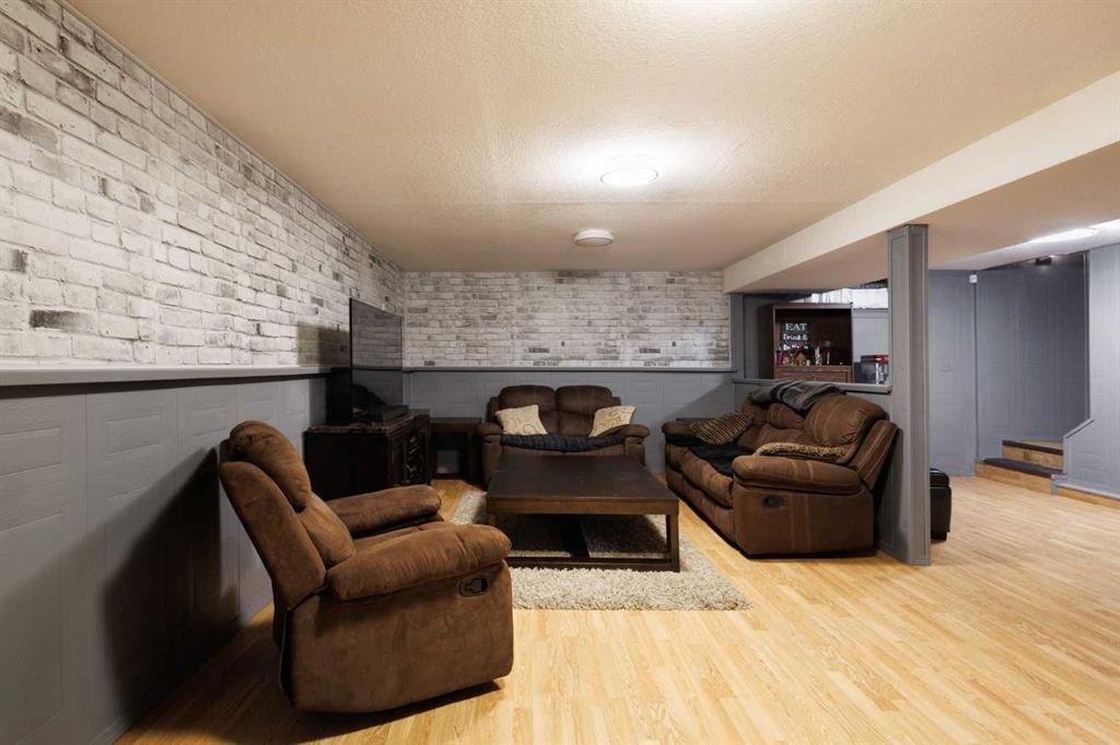 100 Marbrooke Circle Ne, Calgary, AB