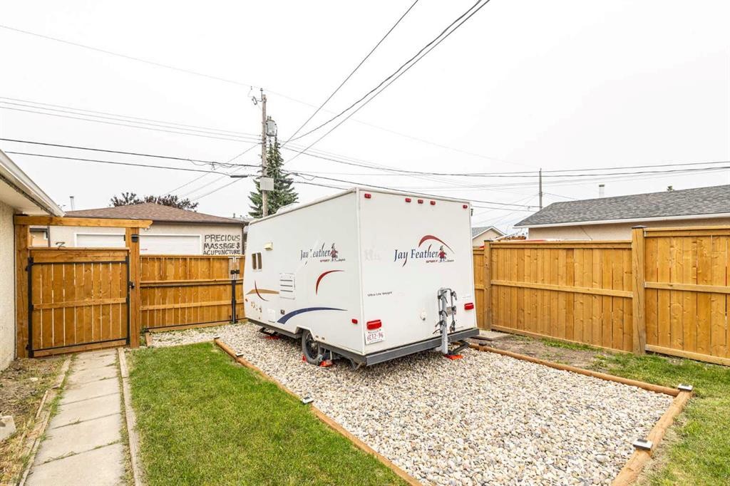 100 Marbrooke Circle Ne, Calgary, AB