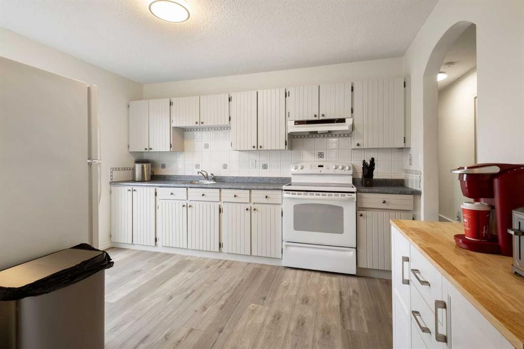 100 Marbrooke Circle Ne, Calgary, AB