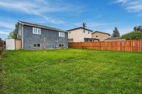 64 Castlebrook Rise Ne, Calgary, AB 