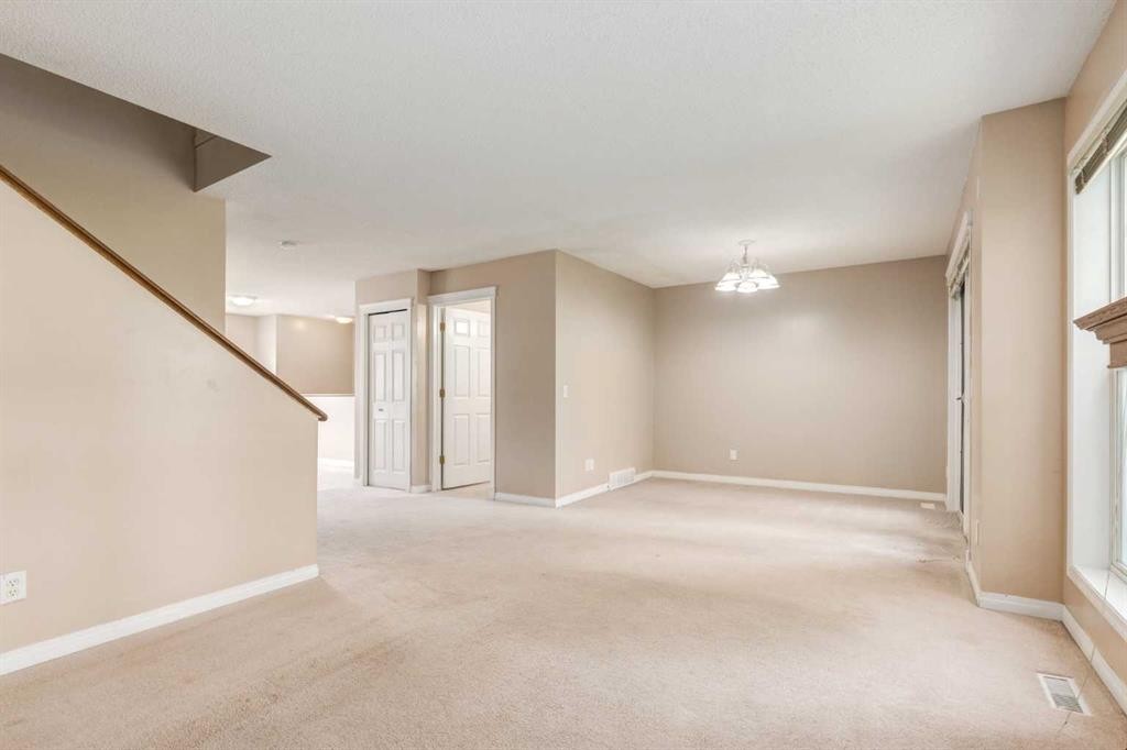 109 Hidden Creek Gardens Nw, Calgary, AB