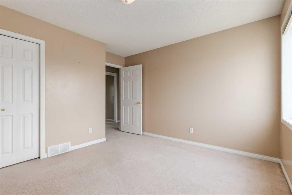 109 Hidden Creek Gardens Nw, Calgary, AB
